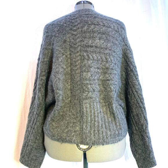 Women’s Abercrombie & Fitch Gray Cable Knit Crew Neck Sweater Size S/M Dolman - Picture 7 of 8
